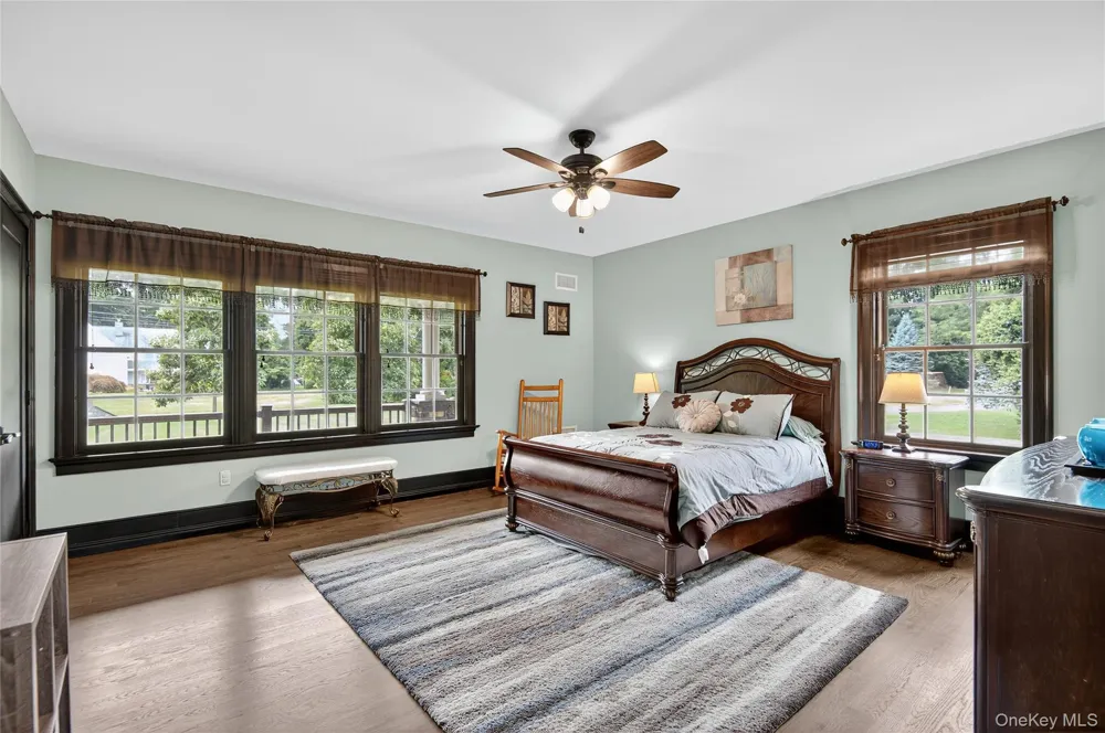 23 Gloria Lane Huntington, NY 11743