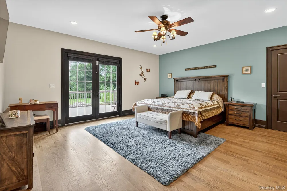23 Gloria Lane Huntington, NY 11743