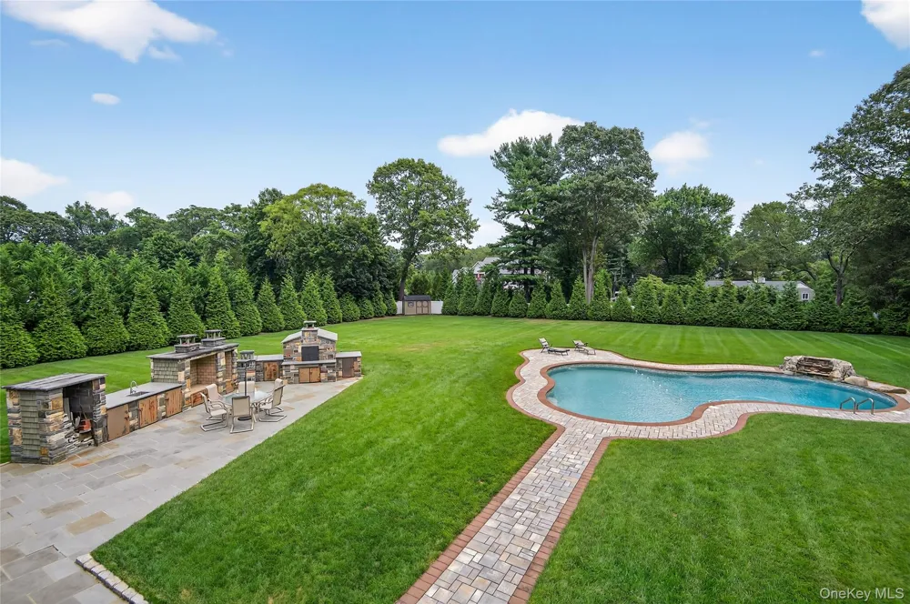 23 Gloria Lane Huntington, NY 11743