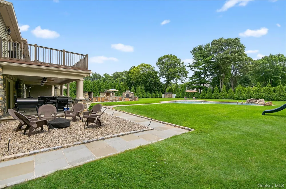 23 Gloria Lane Huntington, NY 11743