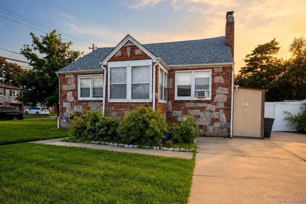 4 Brown Street West Babylon, NY 11704