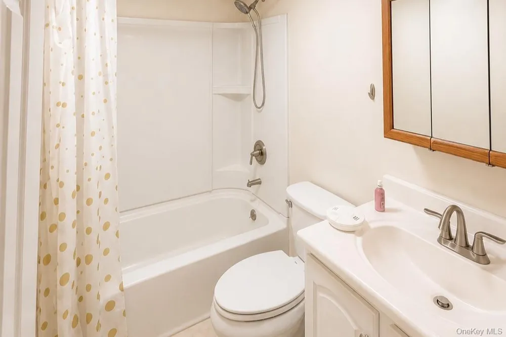 4 Brown Street West Babylon, NY 11704