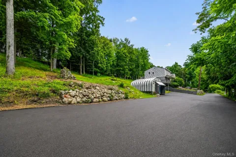 17 Underhill Trail