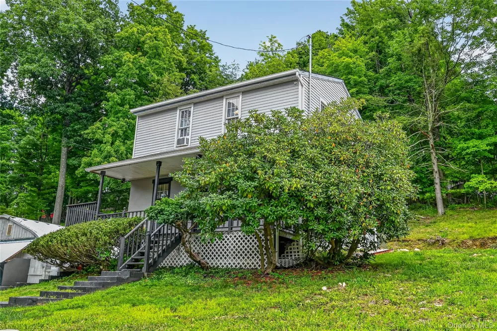 17 Underhill Trail Monroe, NY 10950