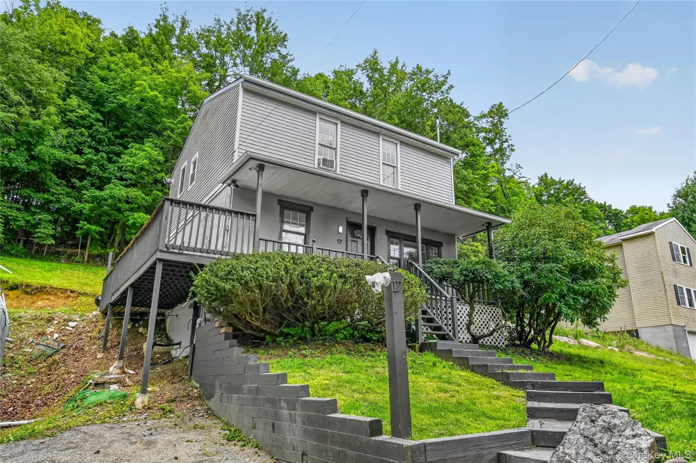 17 Underhill Trail Monroe, NY 10950