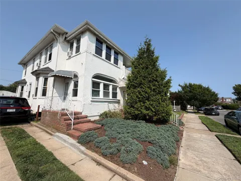 527 W Beech Street #1