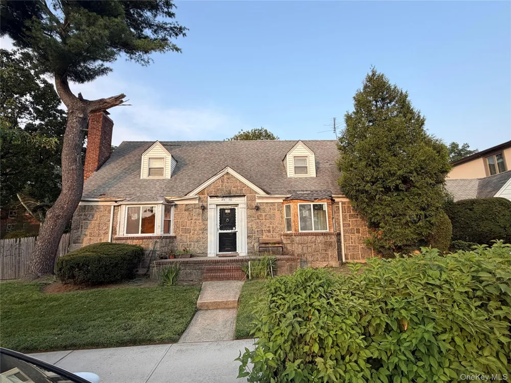 185-02 69th Avenue Fresh Meadows, NY 11365