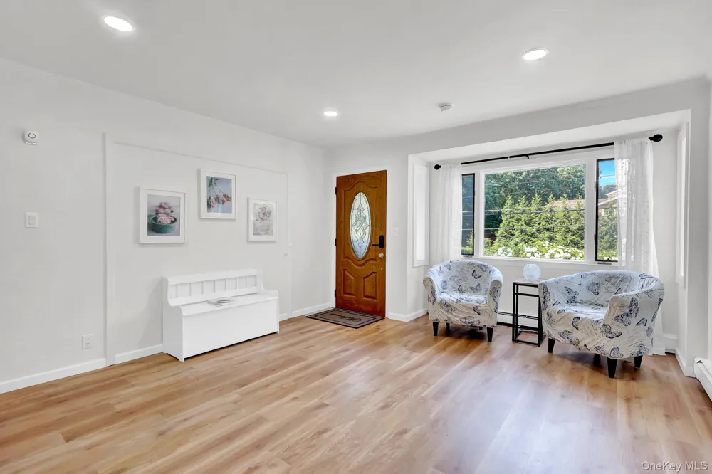 653 Meadow Road Smithtown, NY 11787