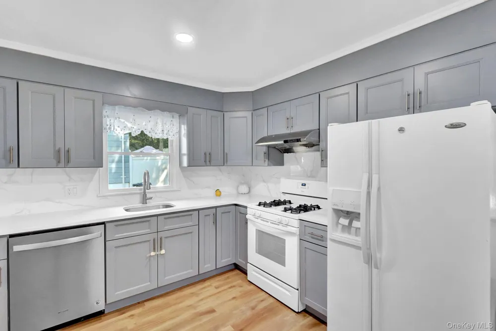 653 Meadow Road Smithtown, NY 11787