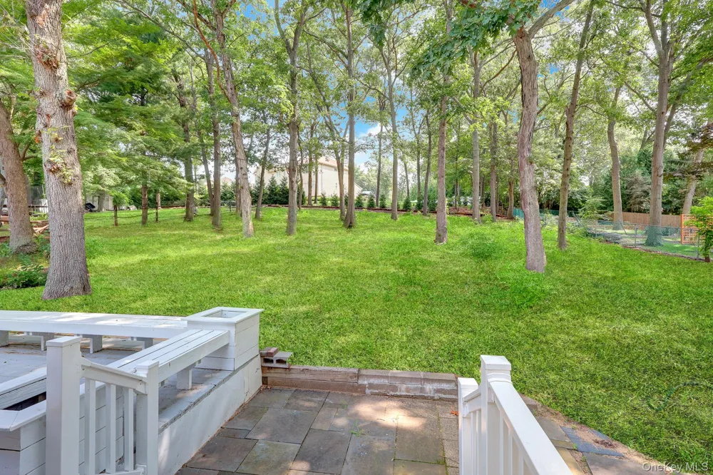 653 Meadow Road Smithtown, NY 11787