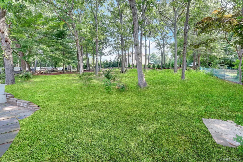 653 Meadow Road Smithtown, NY 11787