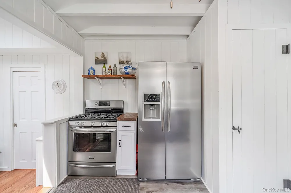 7 Oak Drive Jamesport, NY 11947