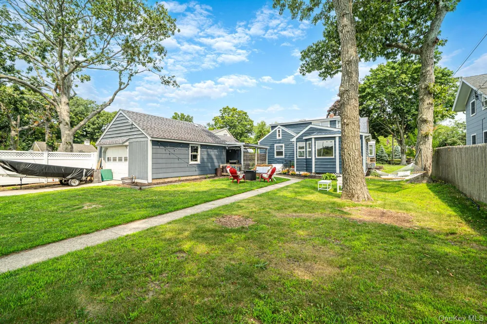 7 Oak Drive Jamesport, NY 11947