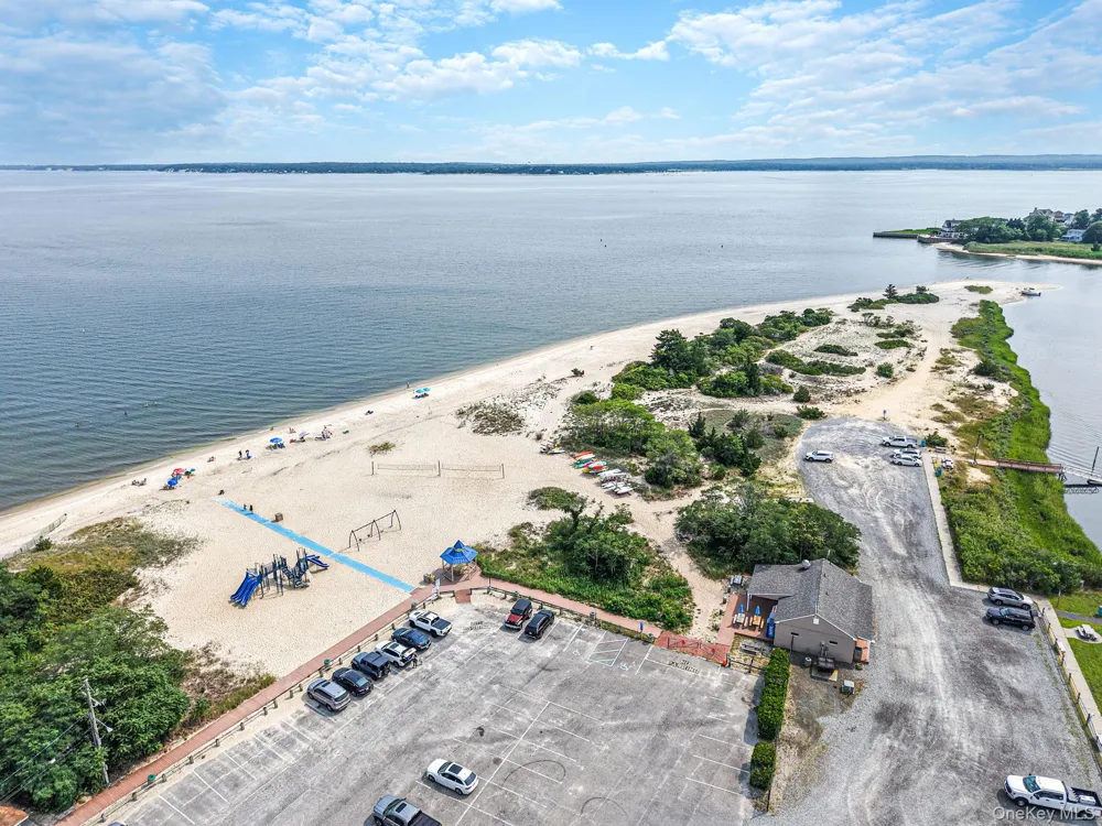 7 Oak Drive Jamesport, NY 11947