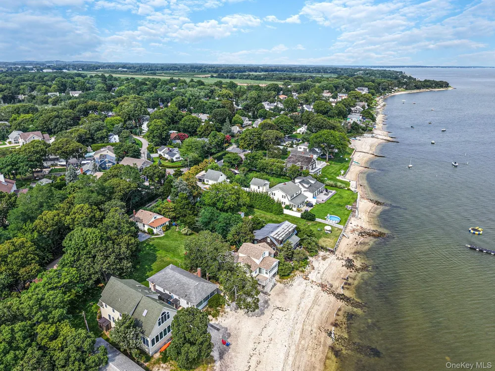 7 Oak Drive Jamesport, NY 11947