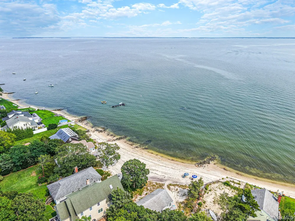 7 Oak Drive Jamesport, NY 11947