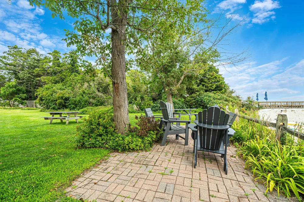 7 Oak Drive Jamesport, NY 11947