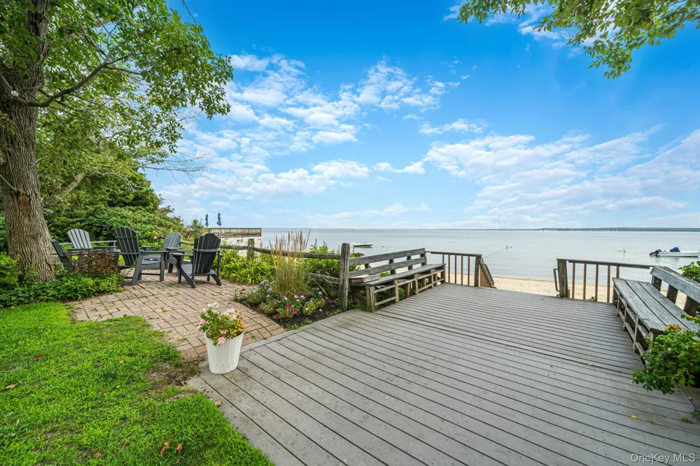 7 Oak Drive Jamesport, NY 11947