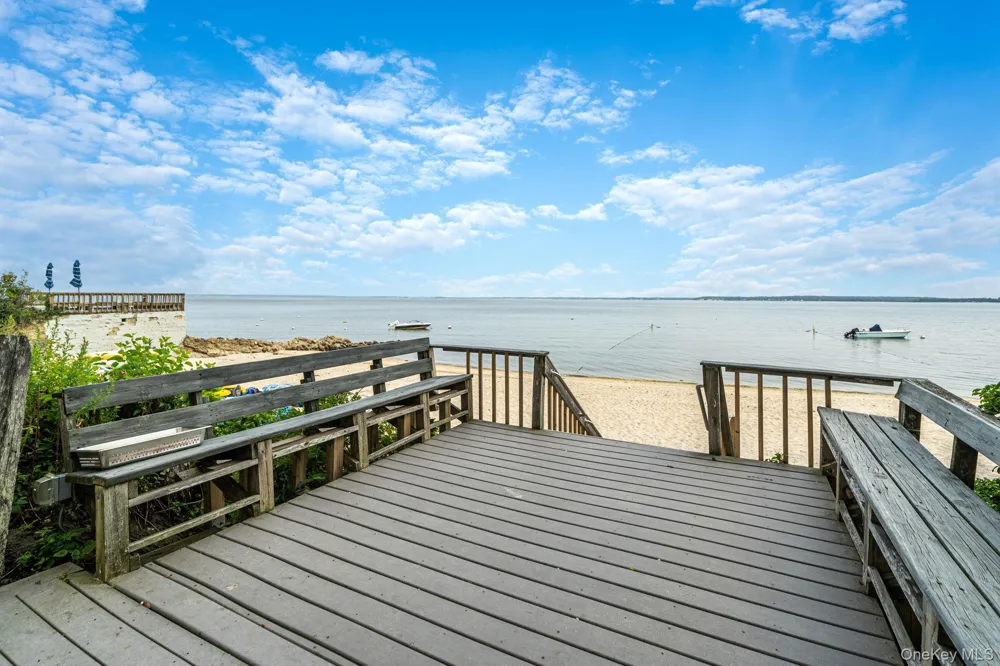7 Oak Drive Jamesport, NY 11947