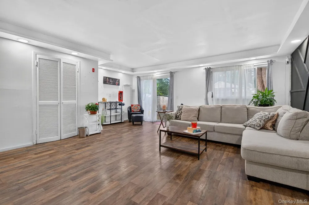50 Hampton Court Middletown, NY 10941