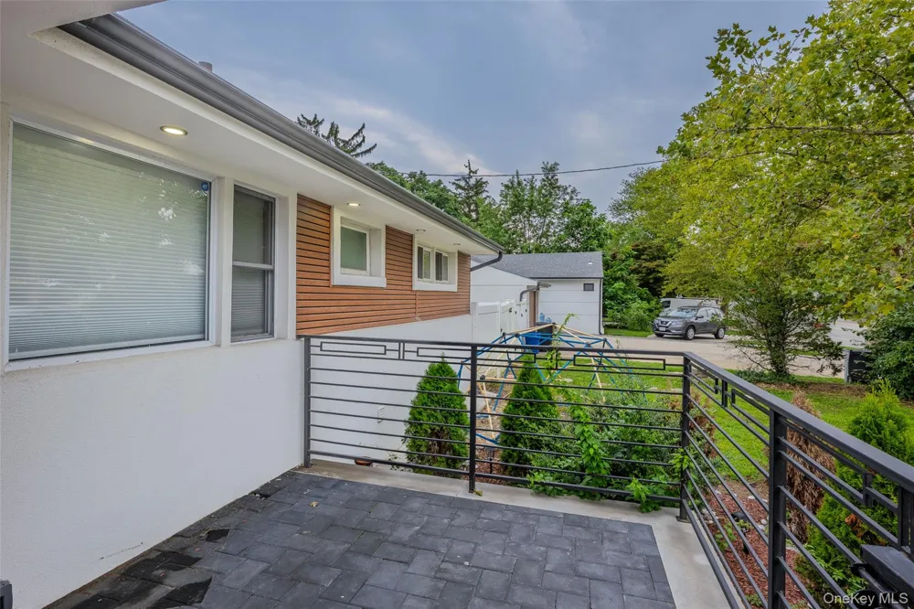 84 Rosedale Road North Woodmere, NY 11581