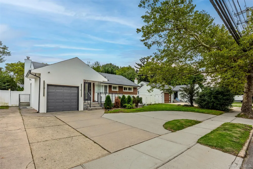 84 Rosedale Road North Woodmere, NY 11581
