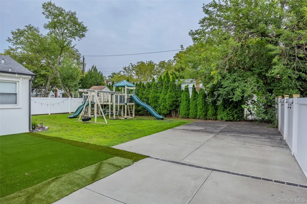 84 Rosedale Road North Woodmere, NY 11581