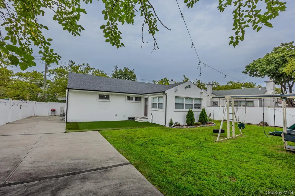84 Rosedale Road North Woodmere, NY 11581