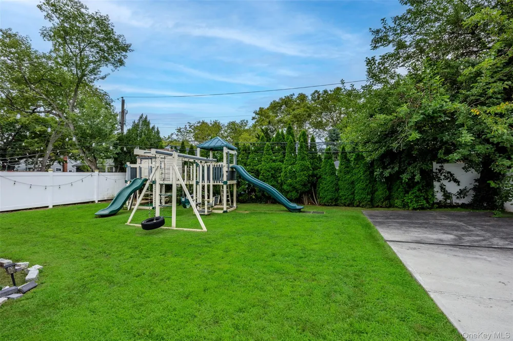 84 Rosedale Road North Woodmere, NY 11581