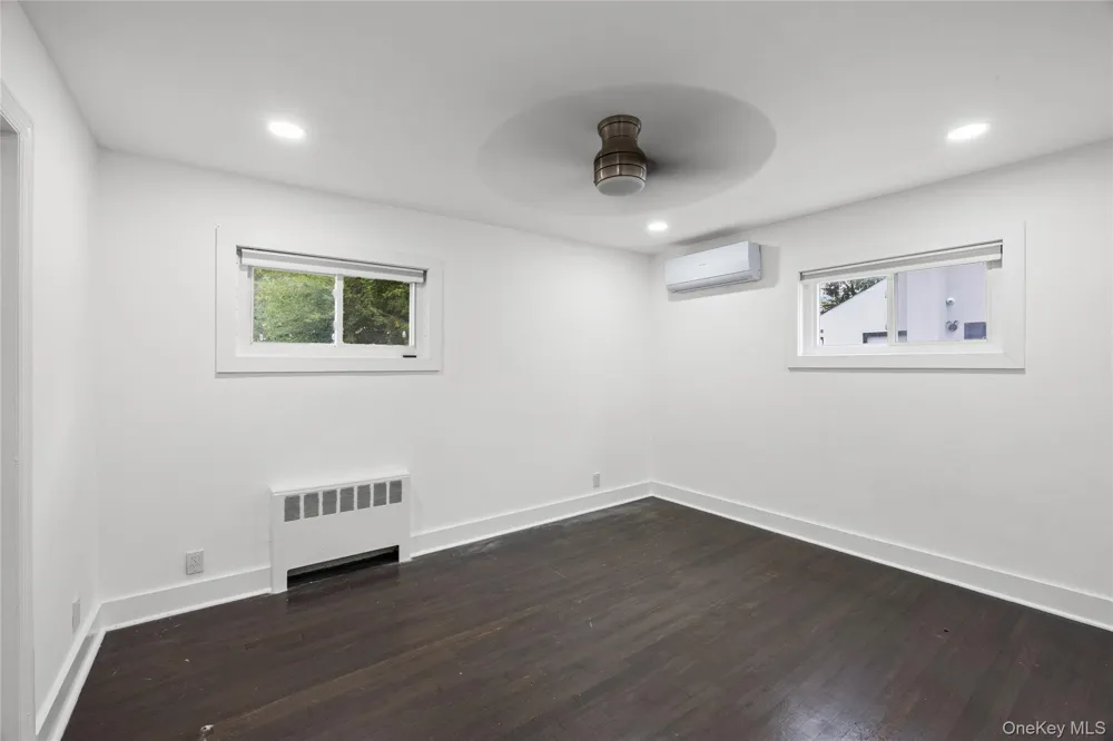 84 Rosedale Road North Woodmere, NY 11581