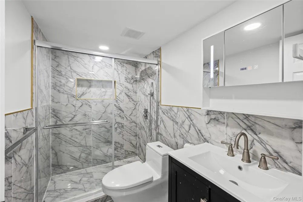 84 Rosedale Road North Woodmere, NY 11581
