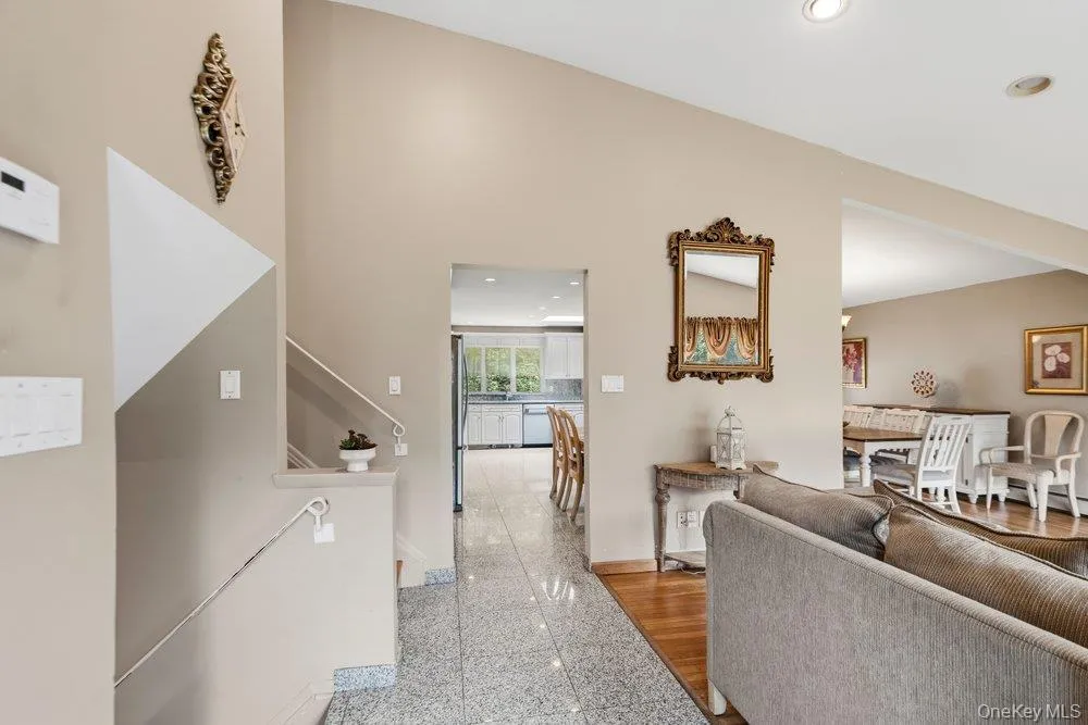 11 Laurie Place Glen Cove, NY 11542