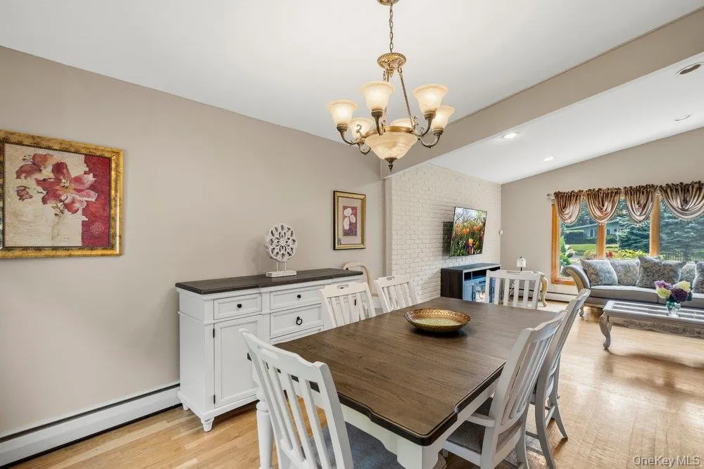 11 Laurie Place Glen Cove, NY 11542