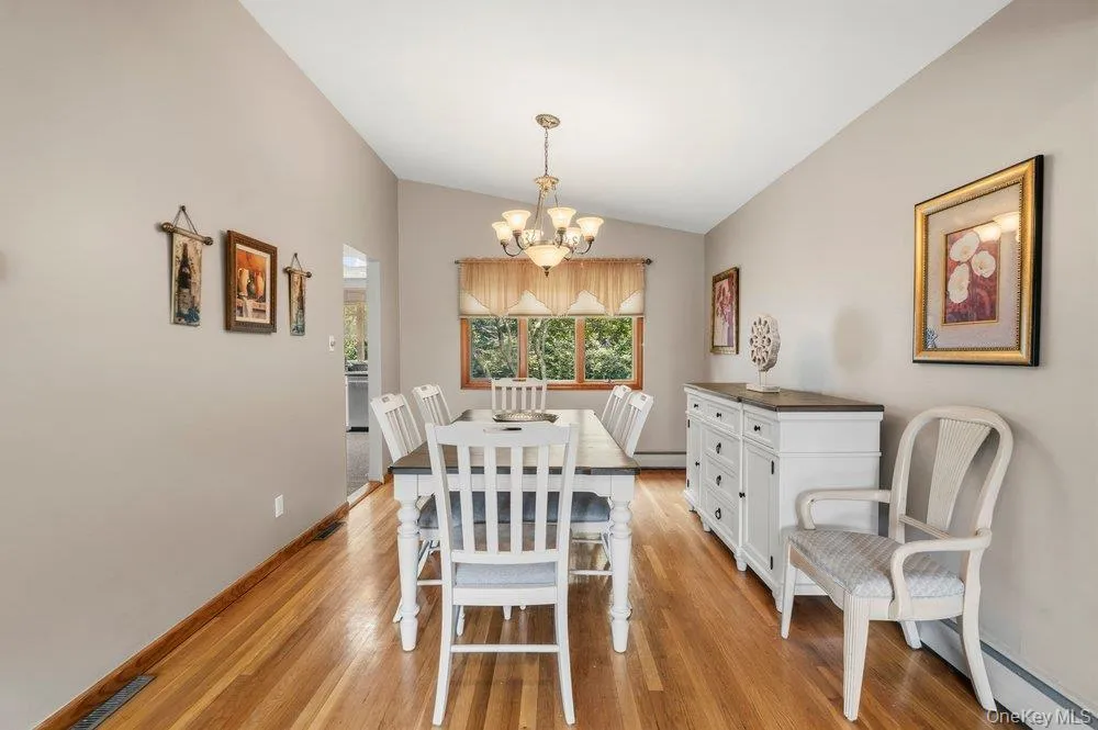 11 Laurie Place Glen Cove, NY 11542