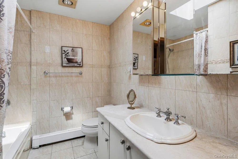 11 Laurie Place Glen Cove, NY 11542