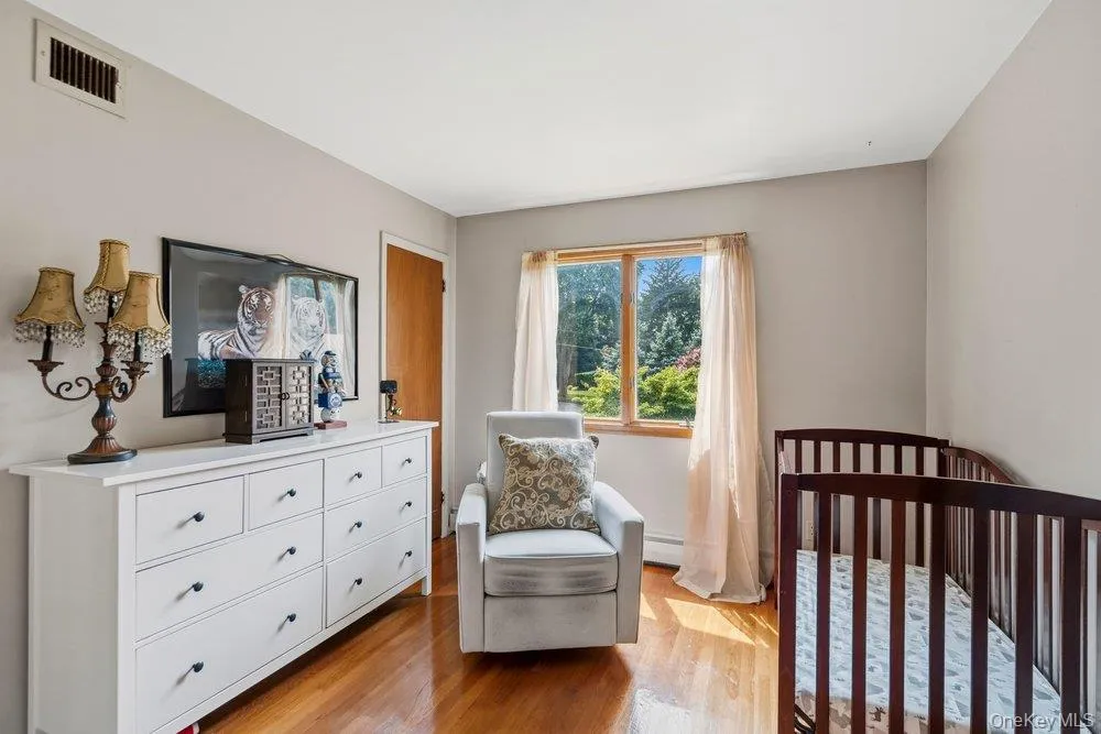 11 Laurie Place Glen Cove, NY 11542