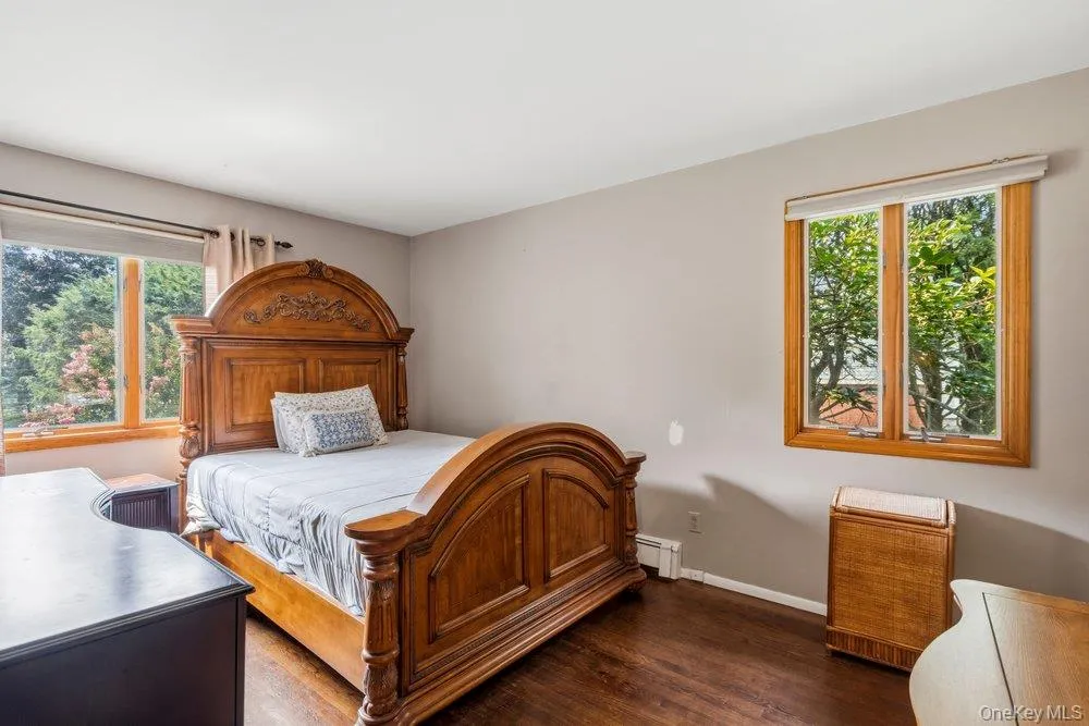 11 Laurie Place Glen Cove, NY 11542