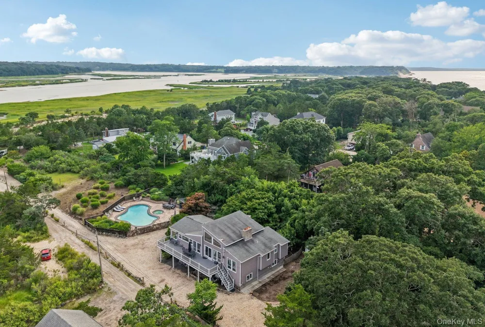 588 E. Long Beach Road Nissequogue, NY 11780