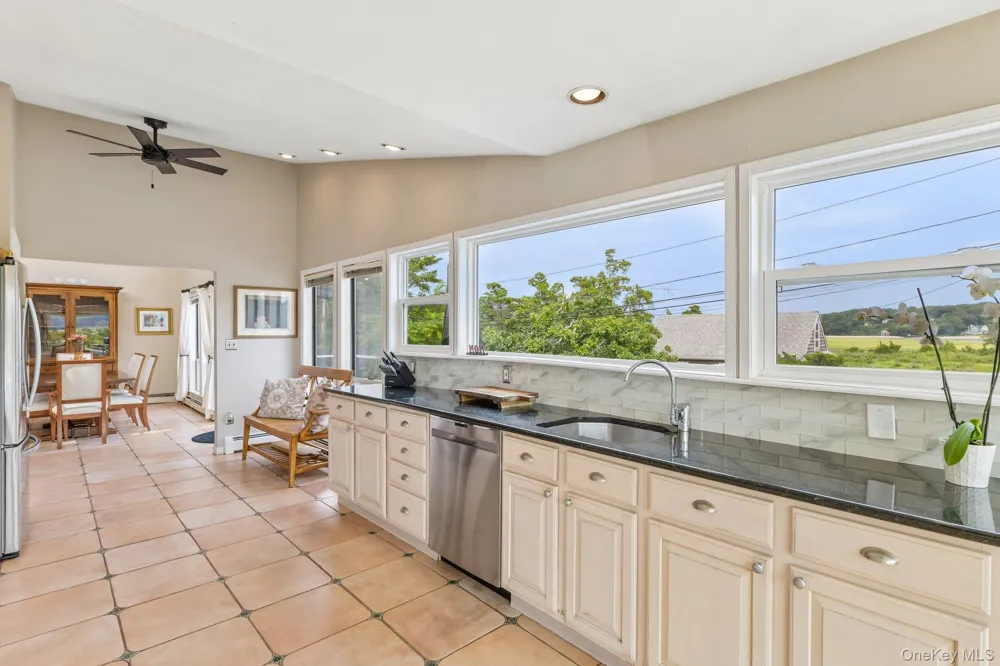 588 E. Long Beach Road Nissequogue, NY 11780