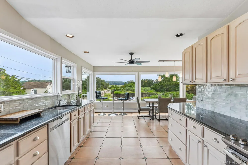 588 E. Long Beach Road Nissequogue, NY 11780