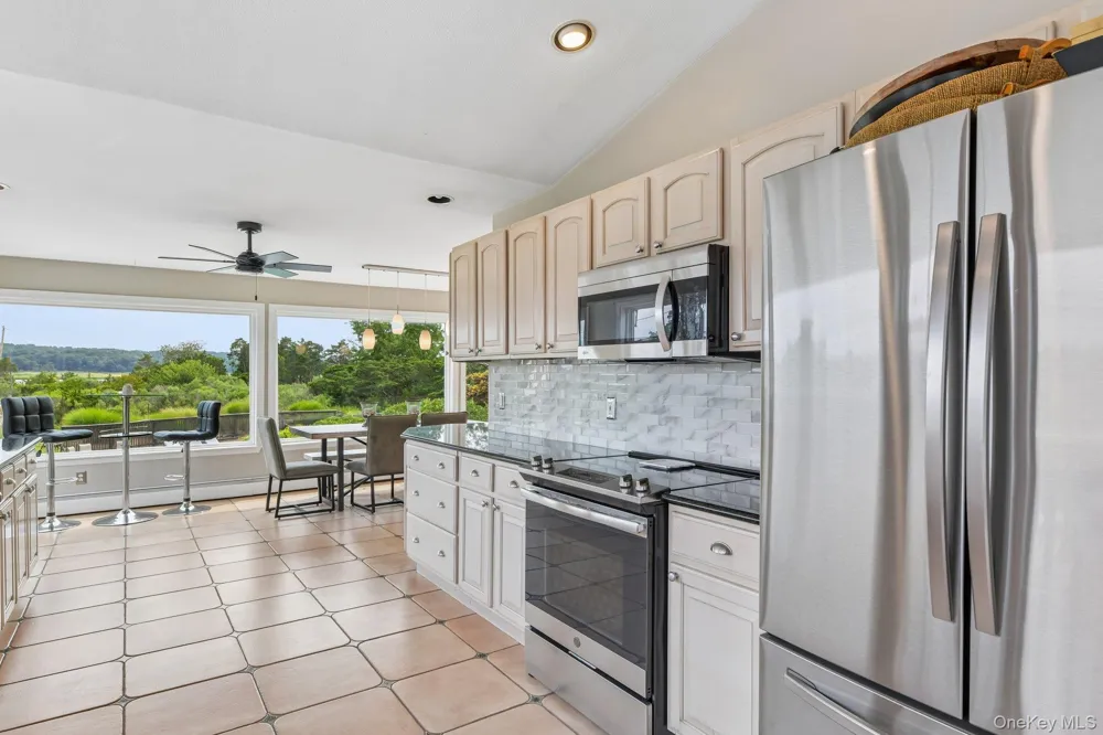 588 E. Long Beach Road Nissequogue, NY 11780