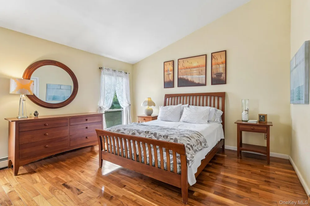 588 E. Long Beach Road Nissequogue, NY 11780