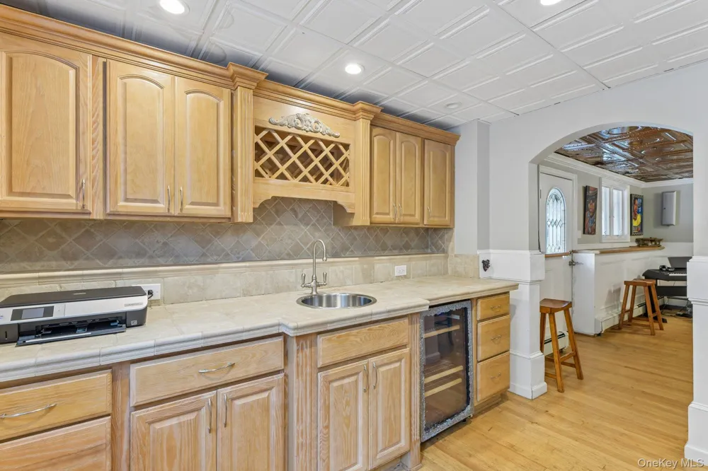588 E. Long Beach Road Nissequogue, NY 11780