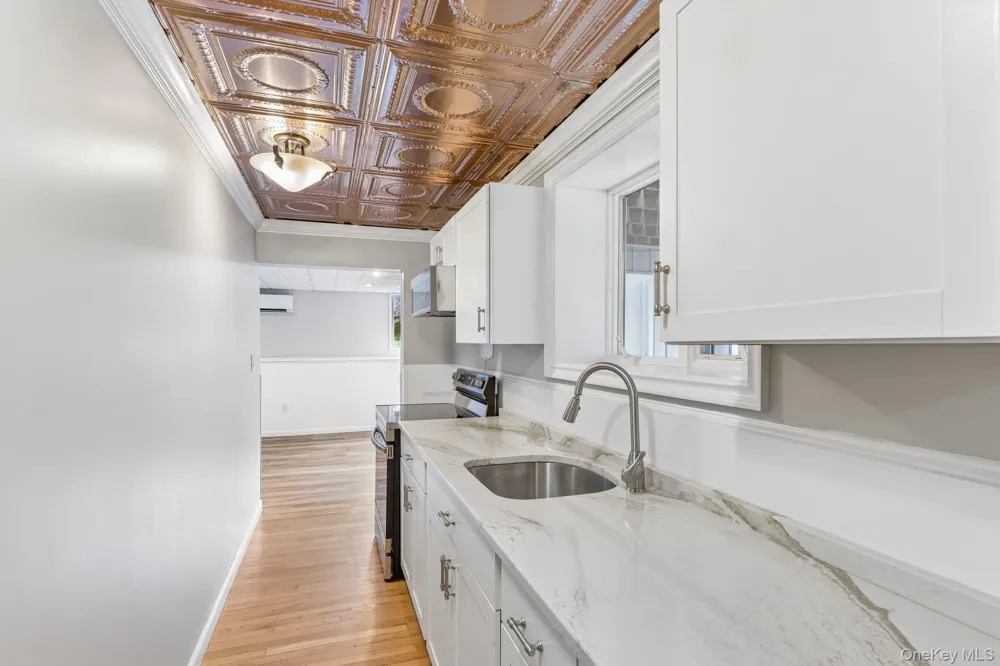 588 E. Long Beach Road Nissequogue, NY 11780