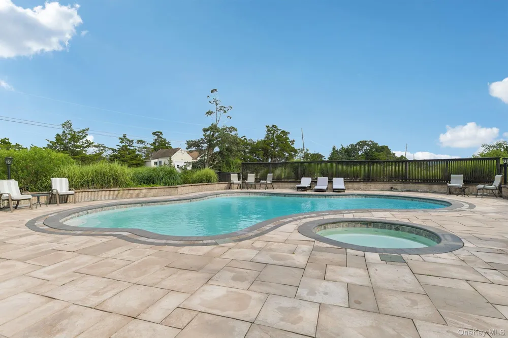 588 E. Long Beach Road Nissequogue, NY 11780