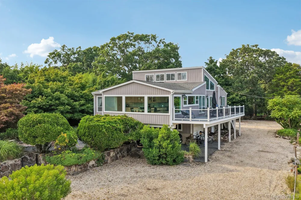 588 E. Long Beach Road Nissequogue, NY 11780