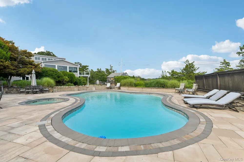 588 E. Long Beach Road Nissequogue, NY 11780