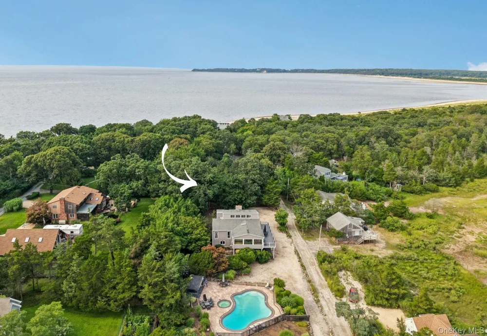 588 E. Long Beach Road Nissequogue, NY 11780