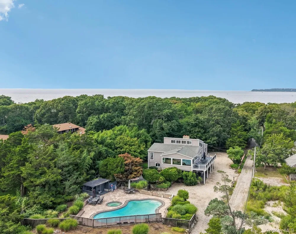 588 E. Long Beach Road Nissequogue, NY 11780