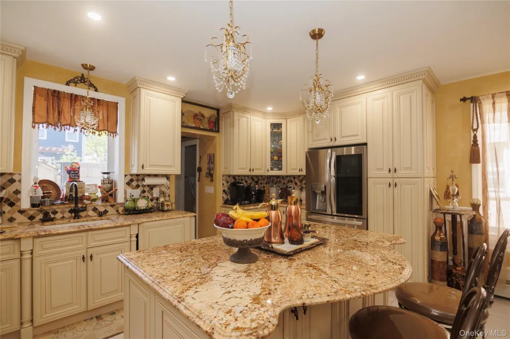 1715 Hering Avenue Bronx, NY 10461